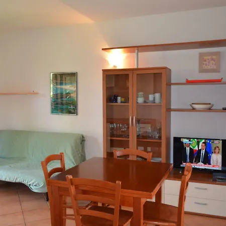 Locazione Turistica Sole-8 *